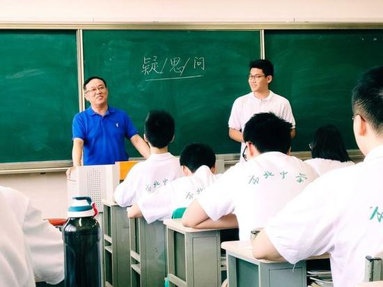 上海市市北中学国学校本课受追捧 于江河中感文化之美